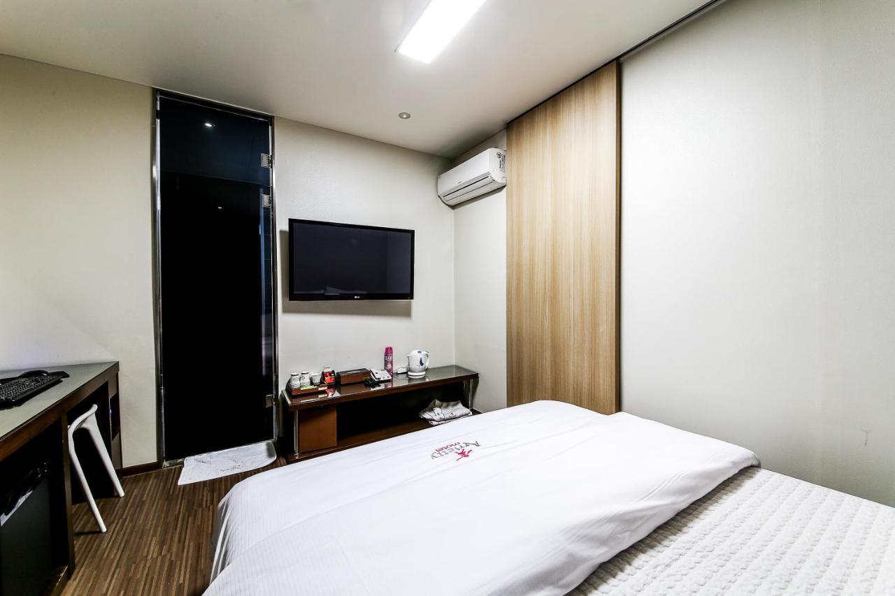 Gyeongju Arrietty Motel Bagian luar foto