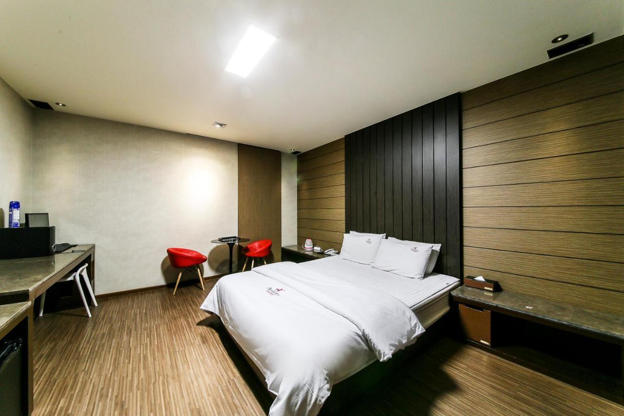 Gyeongju Arrietty Motel Bagian luar foto