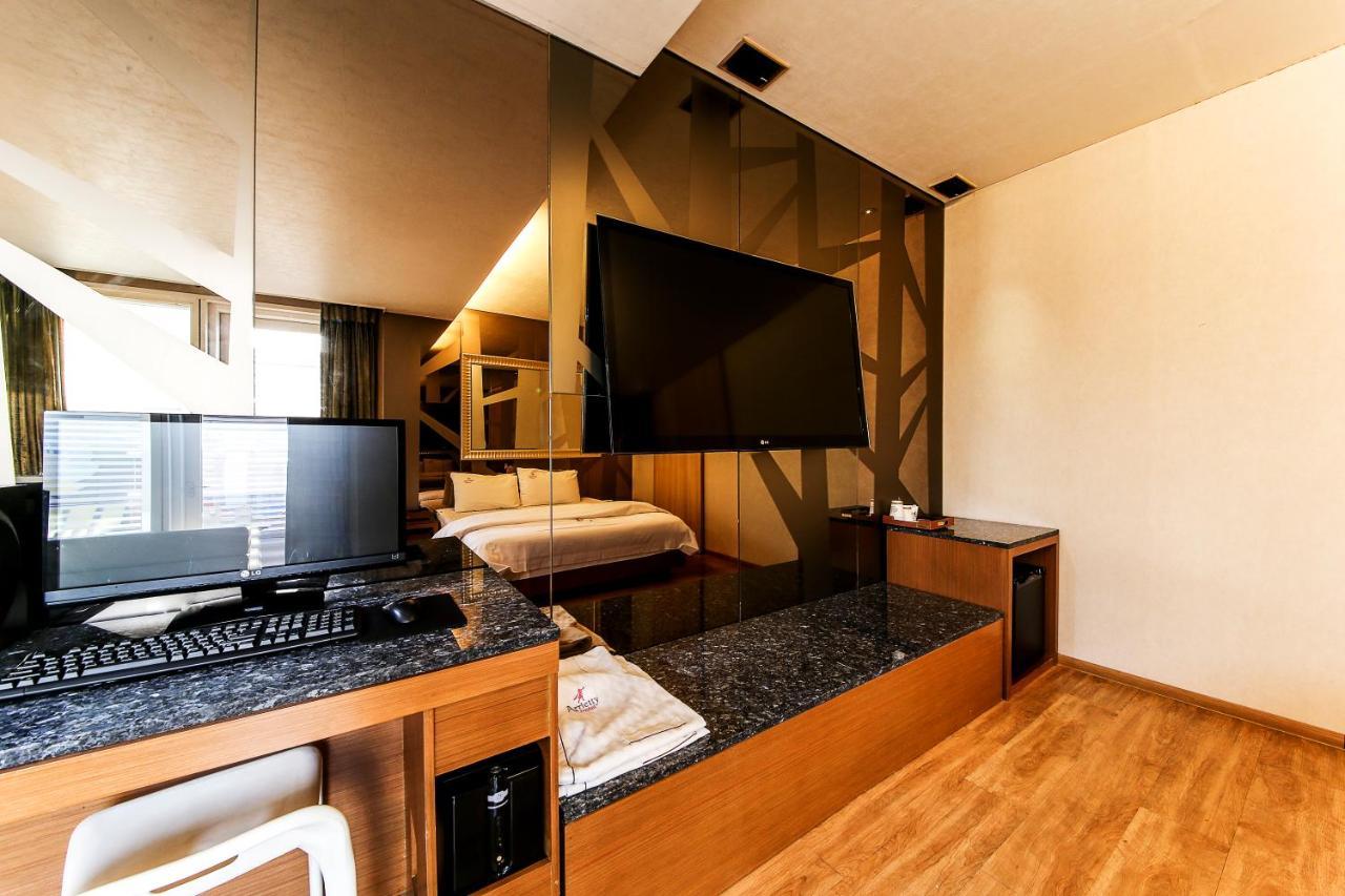 Gyeongju Arrietty Motel Bagian luar foto