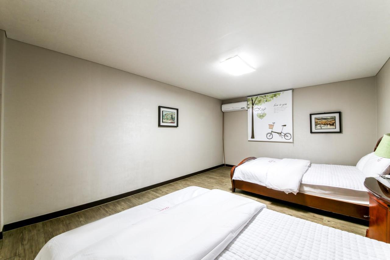 Gyeongju Arrietty Motel Bagian luar foto