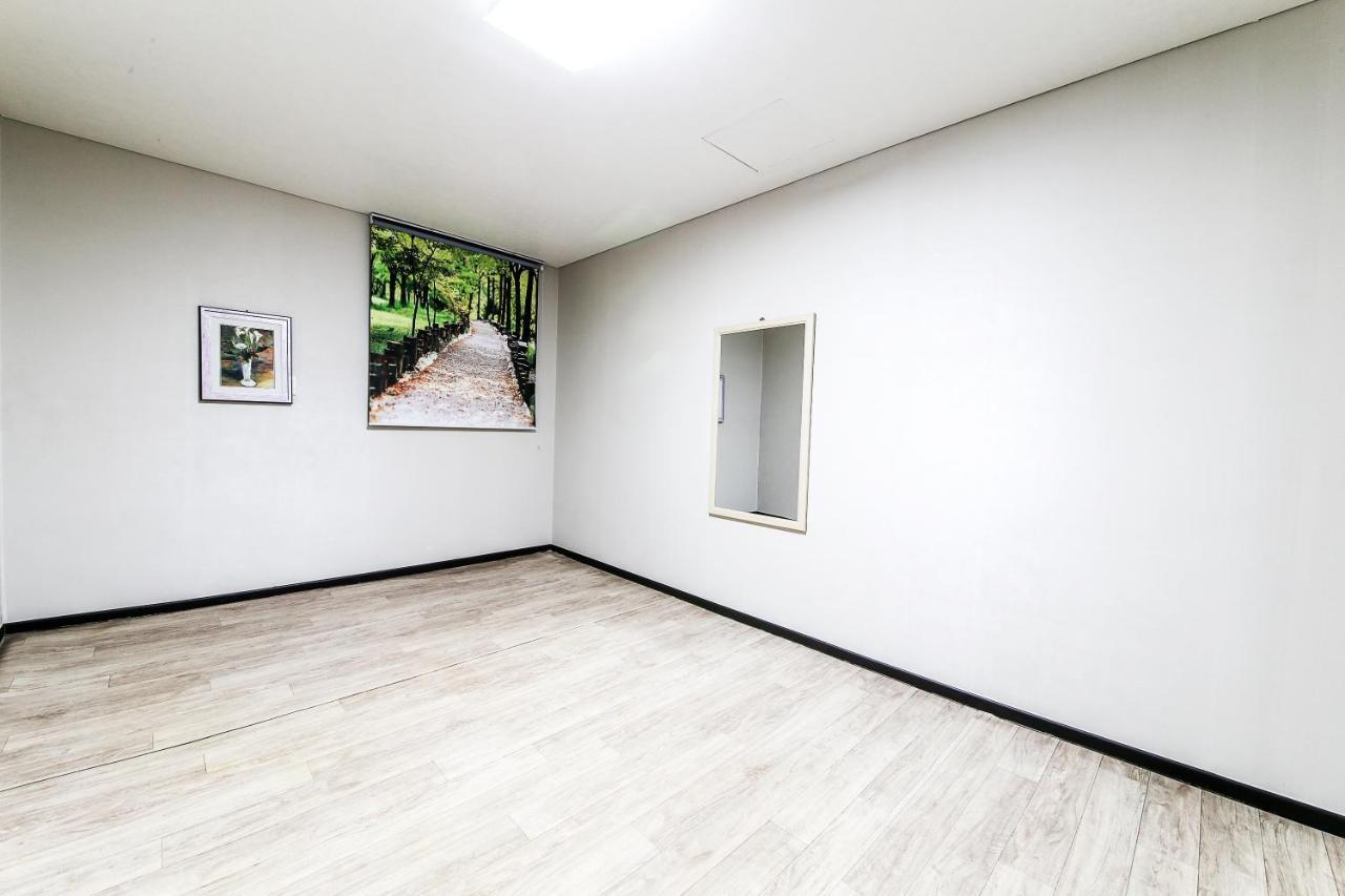 Gyeongju Arrietty Motel Bagian luar foto