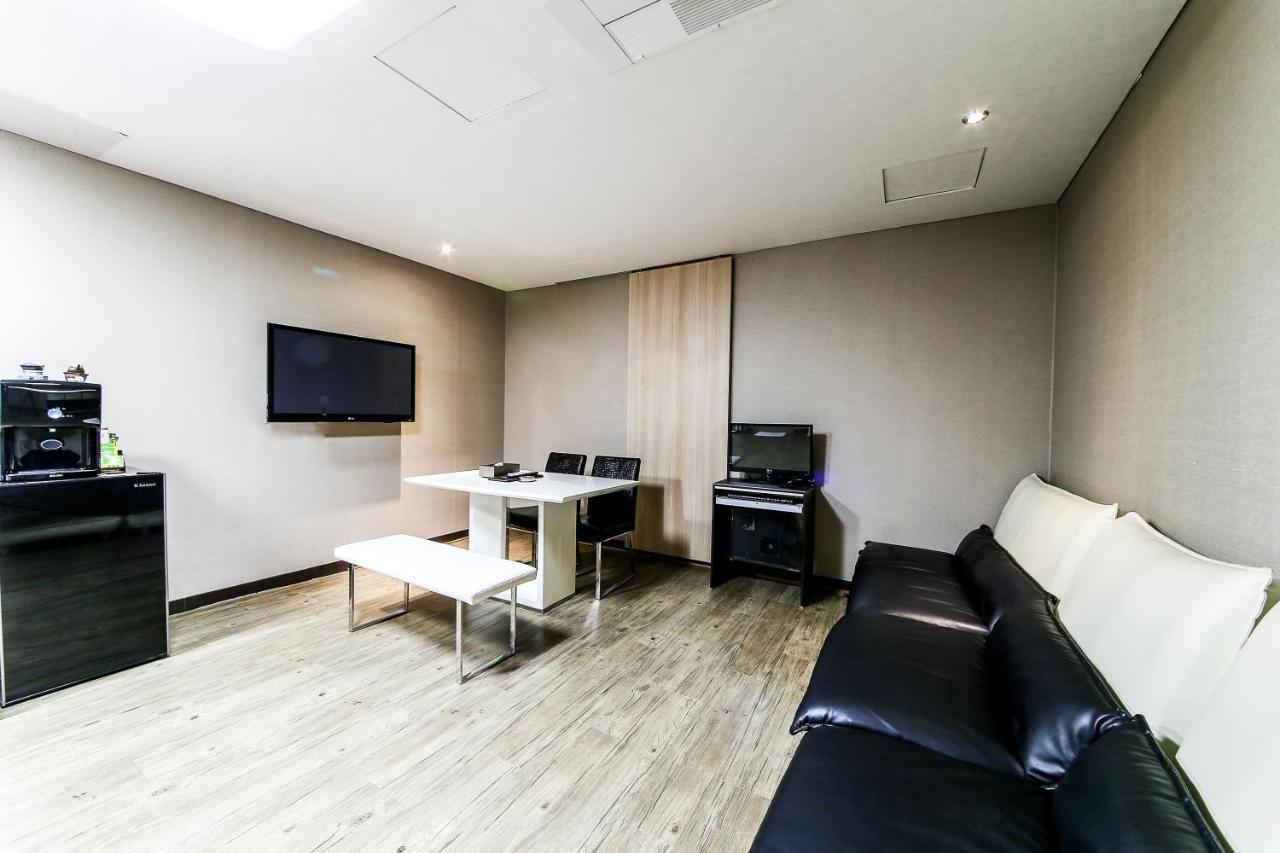 Gyeongju Arrietty Motel Bagian luar foto