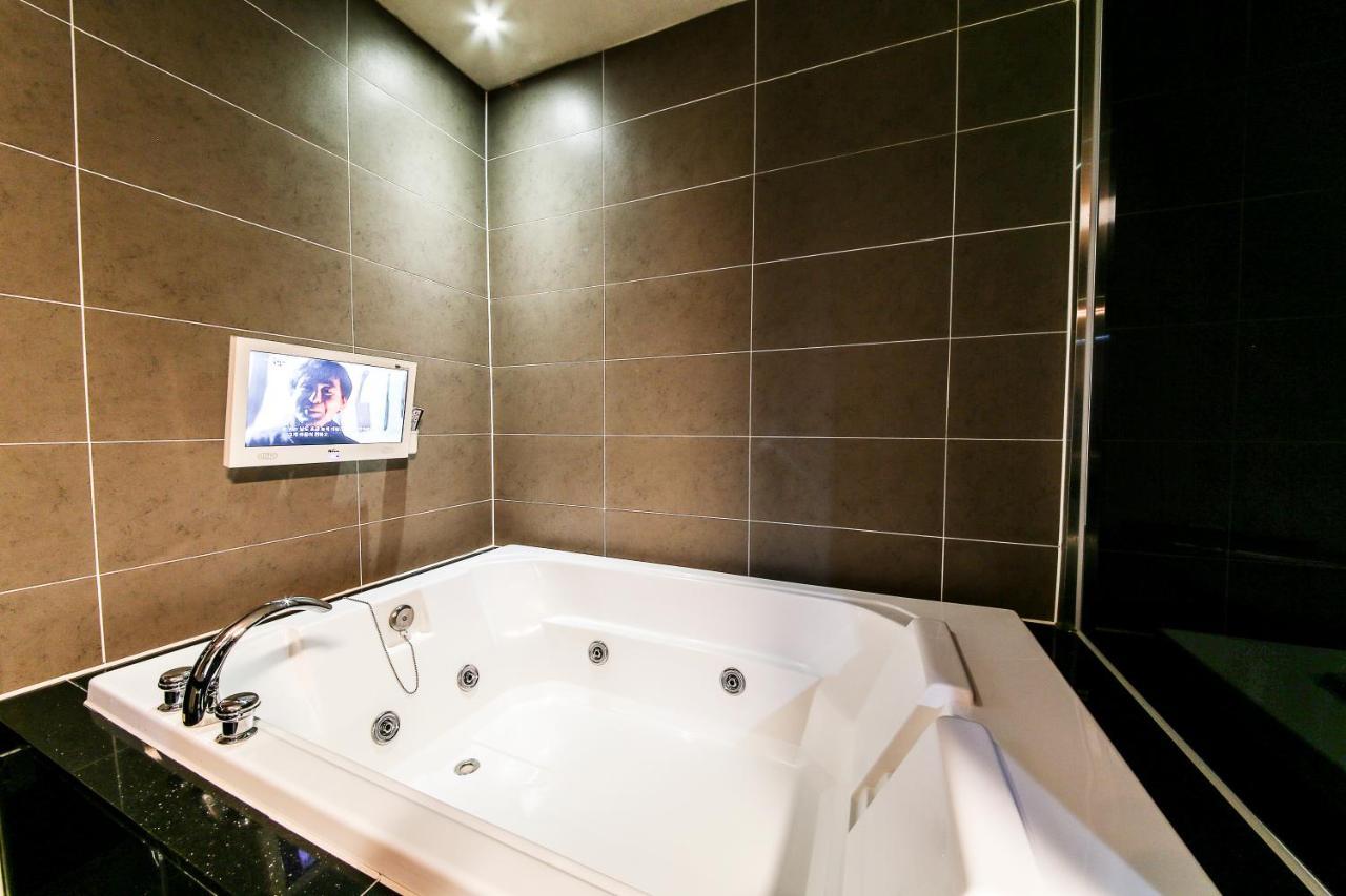 Gyeongju Arrietty Motel Bagian luar foto