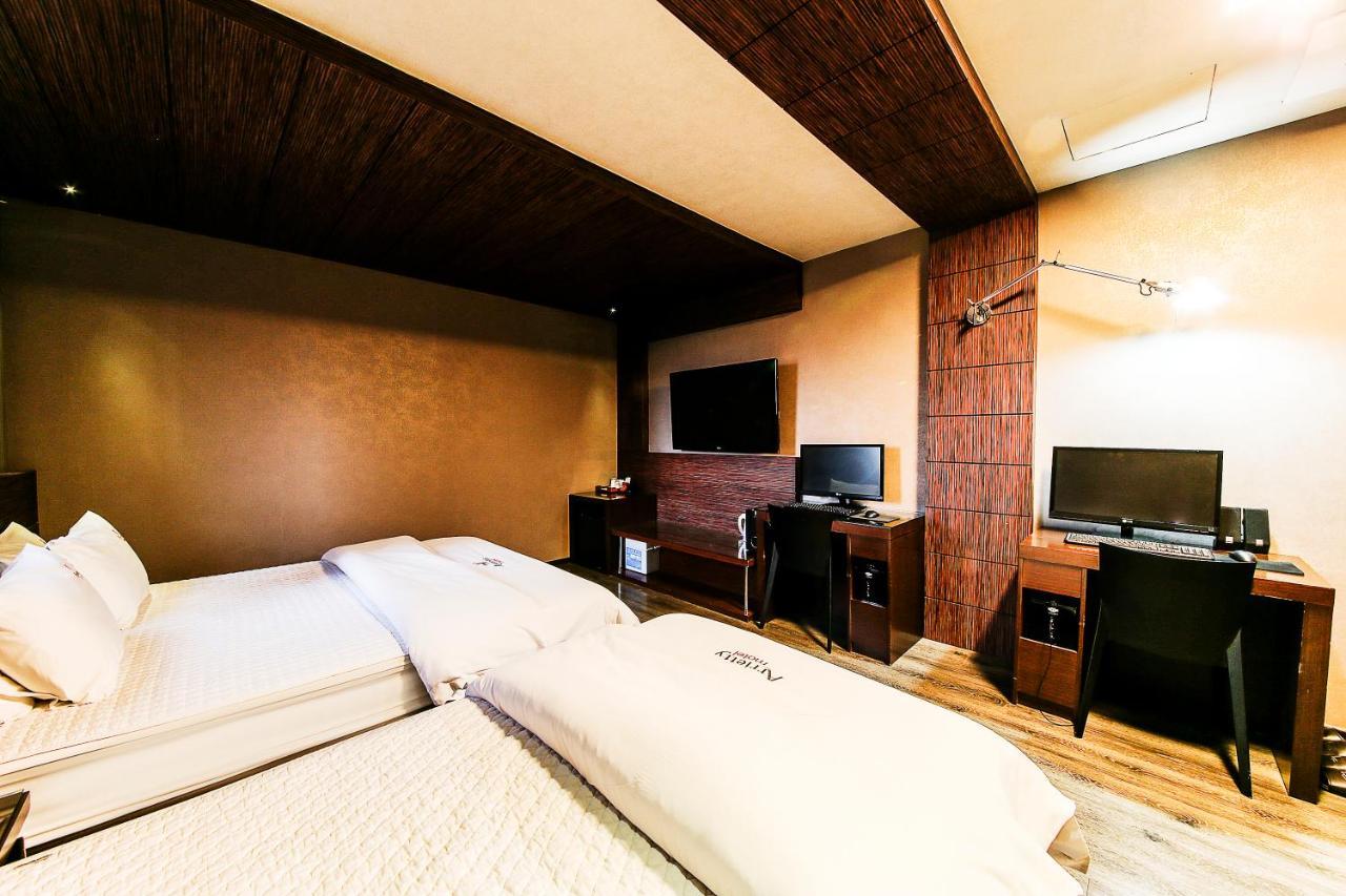 Gyeongju Arrietty Motel Bagian luar foto
