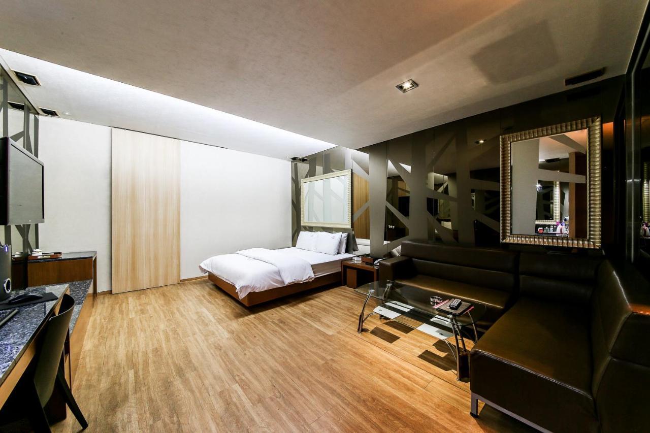 Gyeongju Arrietty Motel Bagian luar foto